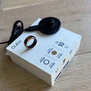 Oura Rose Gold Smart Ring with Charger - Size 10